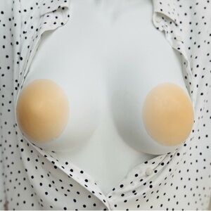 (PACK OF 4) Seamless Nude Silicone Reusable Nipple Covers (Beige)